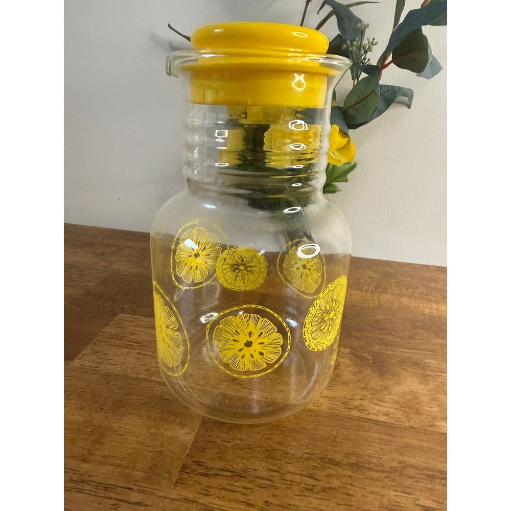 Vintage Pyrex Lemon Slice Glass Pitcher Yellow Lid Juice Lemonade Beverage Retro